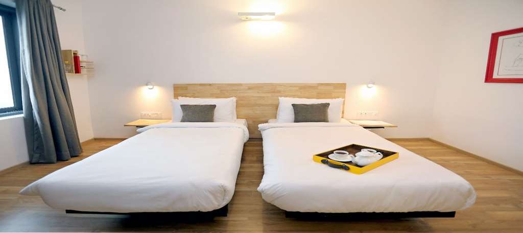 Hotel Oyo Townhouse 018 Medanta Gurgaon Habitación foto